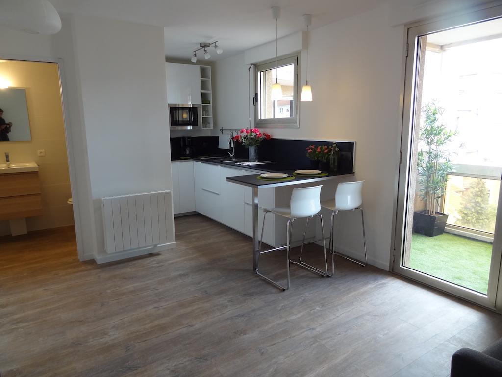 La Haut Sur La Colline Apartman Lyon Szoba fotó